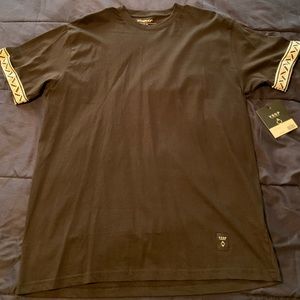 Akomplice VSOP Roman F/S Tee
